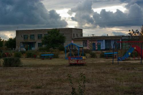 Kinderspielplatz in Mirnoje