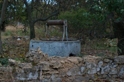 alter Brunnen in Mirnoje