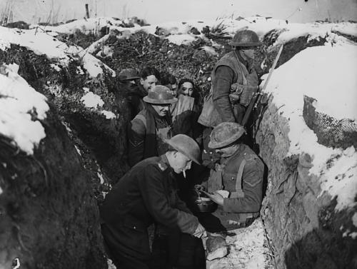 Rauchende Soldaten im Ersten Weltkrieg - National Library of Scotland